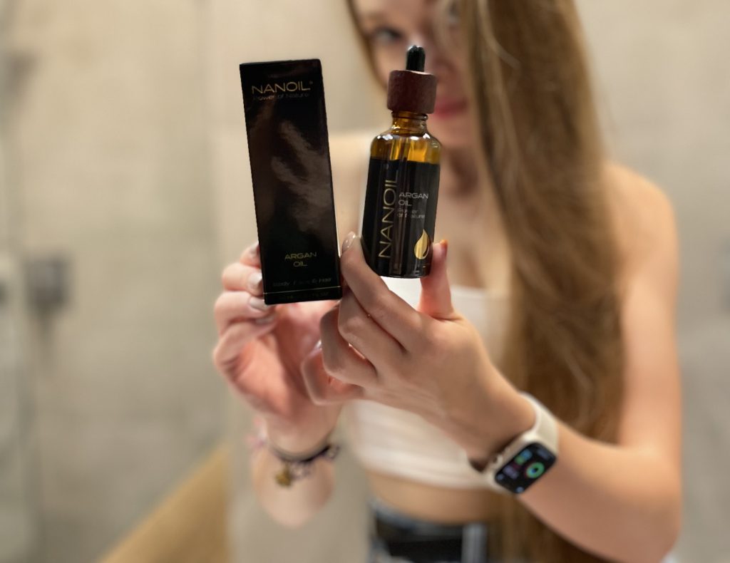 påføring af arganolie på huden