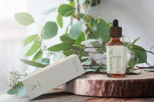 Retinol-stilet hud revitalisering. Anmeldelse af Nanoil Retinol Face Serum.