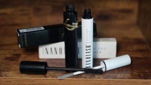 Sig farvel til klumper og udtværinger: Sådan ændrede Nanolash Mascara Primer alt